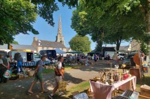 Vide-grenier et petit marché - Bulat-Pestivien