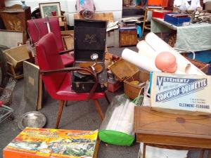 Brocante, Vide grenier - Perrigny