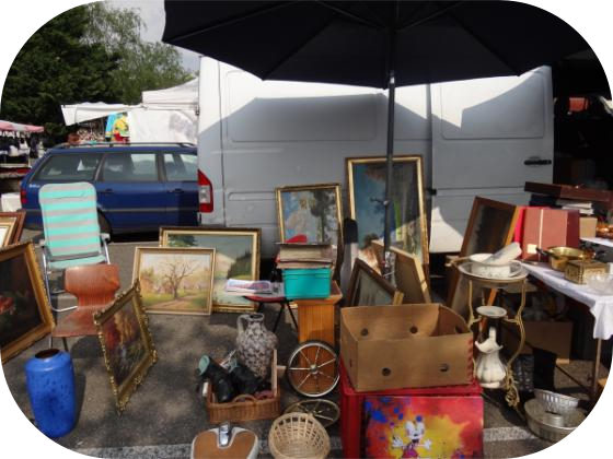 Brocante, Vide grenier - Bourbon-l'Archambault