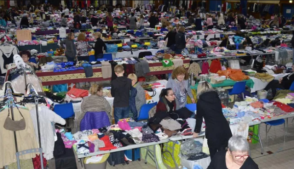 Vide Grenier des Familles - Sens