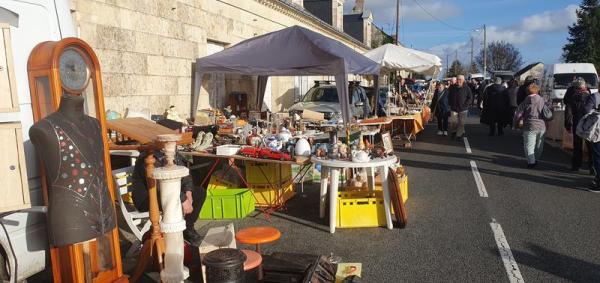 Brocante, Vide grenier - Restigné