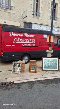 Brocante, Vide grenier - Gençay