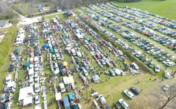 Brocante, Vide grenier - Chauffour-sur-Vell