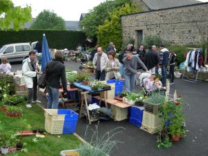 Puces de jardin et vide-grenier - Squiffiec