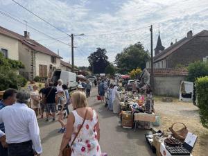 Brocante, Vide grenier - Guyonvelle