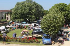 Brocante, Vide grenier - Gondeville