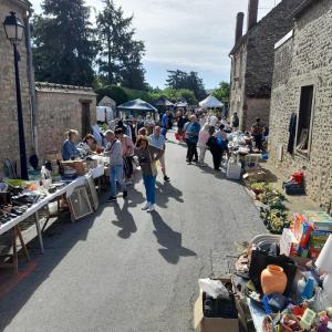 Vide grenier annuel des habitants - Bouville