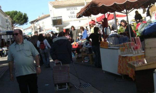 Brocante, Vide grenier - Meschers-sur-Gironde