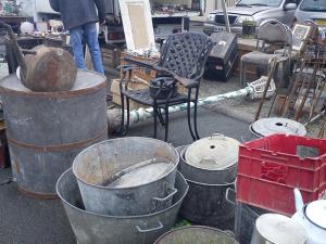 Brocante - bric à brac - artisanat - Courgenard